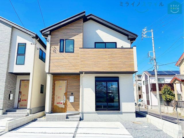 防犯性の高いテレビモニター付きインターホン!お子様のお留守番の際にも安心ですね!