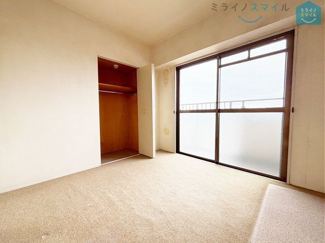 フローリングなので見た目がお洒落です！掃除も簡単で、アレルギーの方にもおすすめです♪