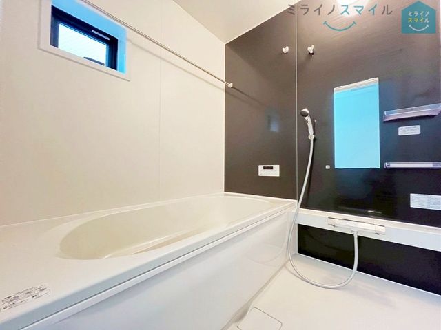 冬に嬉しい追い焚き機能付き◎足の延ばせるお風呂で一日の疲れをリフレッシュ♪