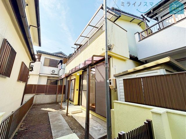 防犯性の高いテレビモニター付きインターホン!お子様のお留守番の際にも安心ですね!