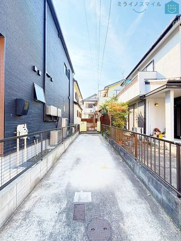 大切な愛車を駐車するカースペースは2台分確保できます♪