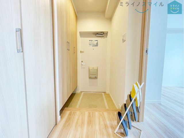 ゆったりとした玄関で、靴の脱ぎ履きも楽々です！シューズボックス付きで玄関がいつもきれいな状態を保てます♪