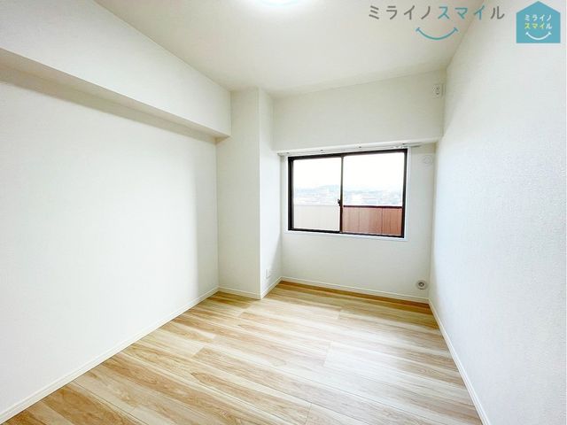 フローリングなので見た目がお洒落です！掃除も簡単で、アレルギーの方にもおすすめです♪