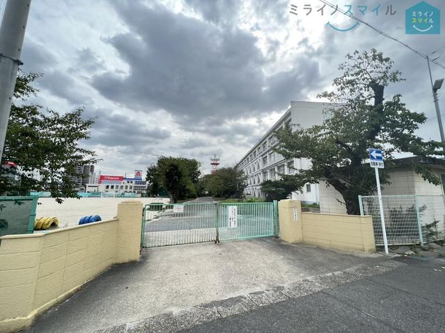 春日井市立八幡小学校 徒歩9分。 670m