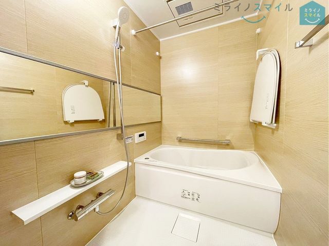冬に嬉しい追い焚き機能付き◎足の延ばせるお風呂で一日の疲れをリフレッシュ♪