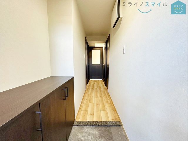 ゆったりとした玄関で、靴の脱ぎ履きも楽々です!シューズボックス付きで玄関がいつもきれいな状態を保てます♪