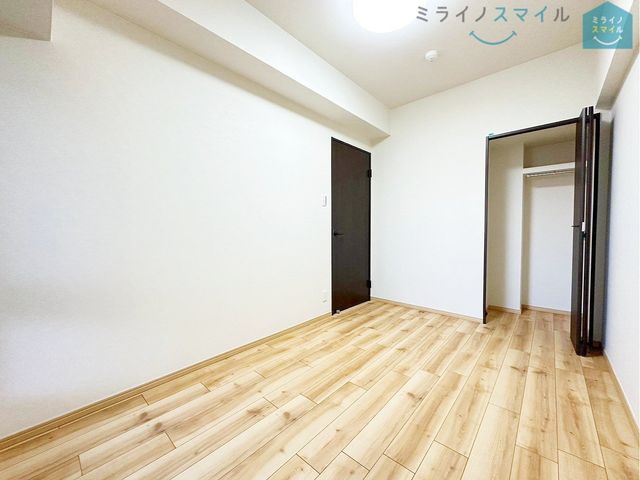 フローリングなので見た目がお洒落です!掃除も簡単で、アレルギーの方にもおすすめです♪