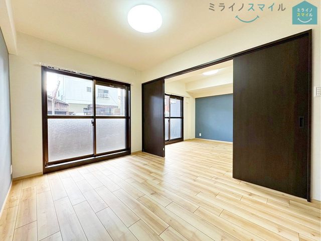 お掃除もラクチンなフローリングのお部屋です!夏場に心地良いひんやり感はフローリングならではです♪