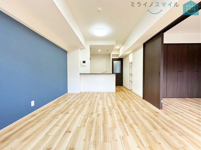 広いリビングは家族のだんらんはもちろん、お子さんのリビング学習にもぴったり♪