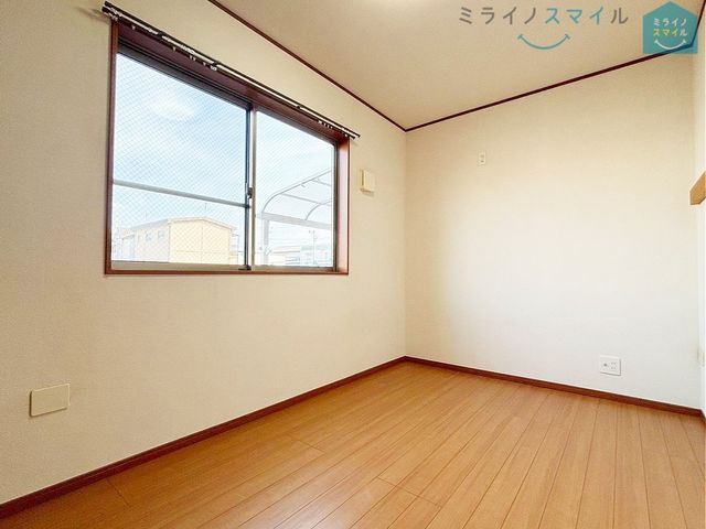 家族一人ひとりの大切なプライベート空間♪趣味に合わせて使って頂けるようシンプルに仕上げております!