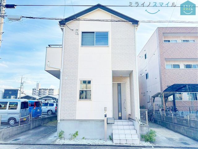防犯性の高いテレビモニター付きインターホン!お子様のお留守番の際にも安心ですね!