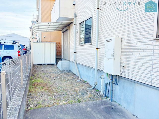 自由度の高いお庭です!家庭菜園やガーデニング、お子様のちょっとした外遊びにお使いいただけます♪