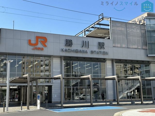 勝川駅(JR東海 中央本線) 徒歩12分。 900m