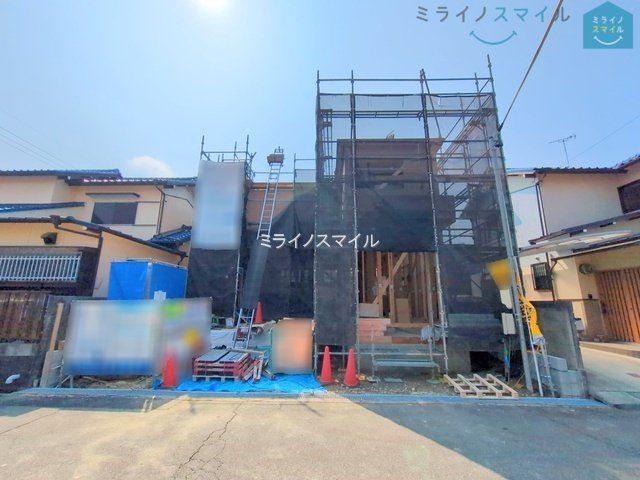 防犯性の高いテレビモニター付きインターホン!お子様のお留守番の際にも安心ですね!