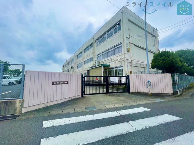 春日井市立神領小学校 徒歩13分。 1040m