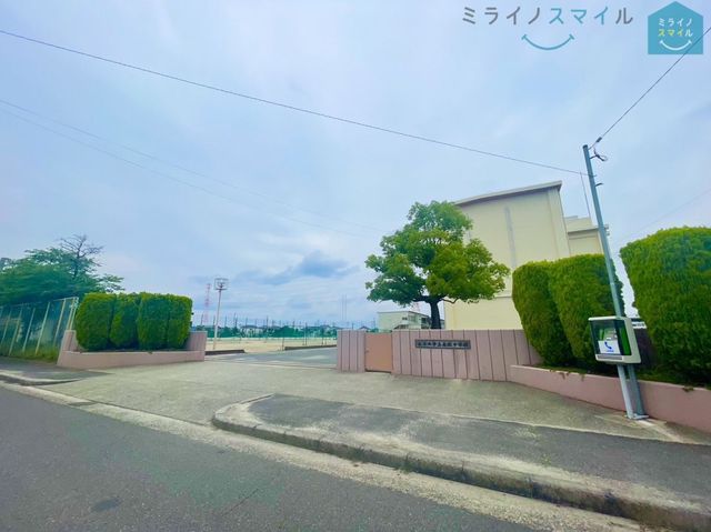 春日井市立南城中学校 徒歩21分。 1650m