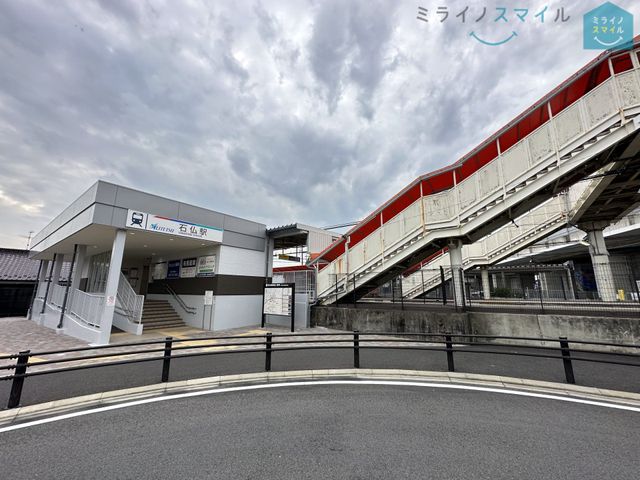 石仏駅(名鉄 犬山線) 徒歩8分。 630m