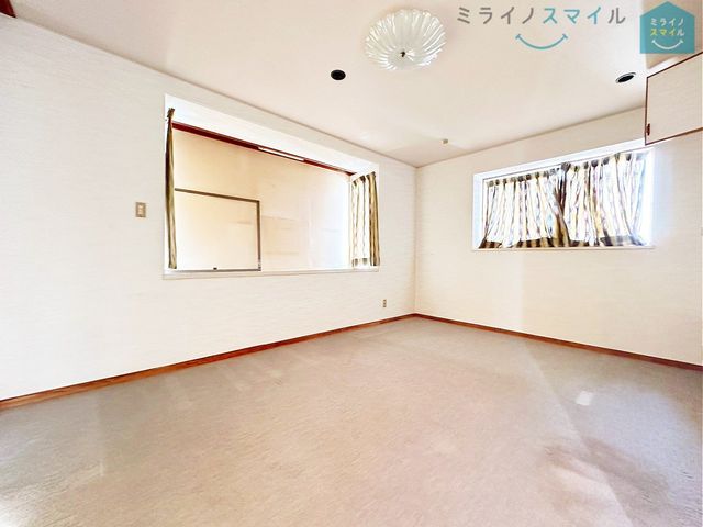 フローリングなので見た目がお洒落です!掃除も簡単で、アレルギーの方にもおすすめです♪
