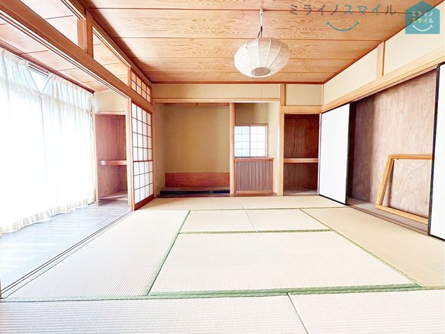 和室は、小さなお子様のお世話に大活躍♪来客用スペースとしても活用でき、ちょっと横になりたい時などとっても便利です!