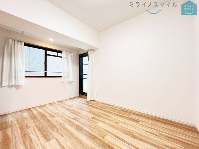3面採光でお部屋も明るく、気持ち良く過ごすことができます♪風通しが良いので湿気が少なく、ハウスダストが心配な方にもおすすめです♪
