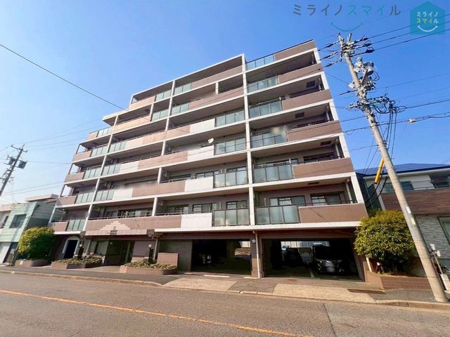 2沿線利用可の好アクセス環境です！生活に必要なスーパー、コンビニなど商業施設が近くにあり、住みやすい立地です♪