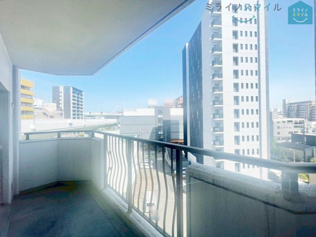 屋根付きなので天候に左右されずにお洗濯物を干せます！