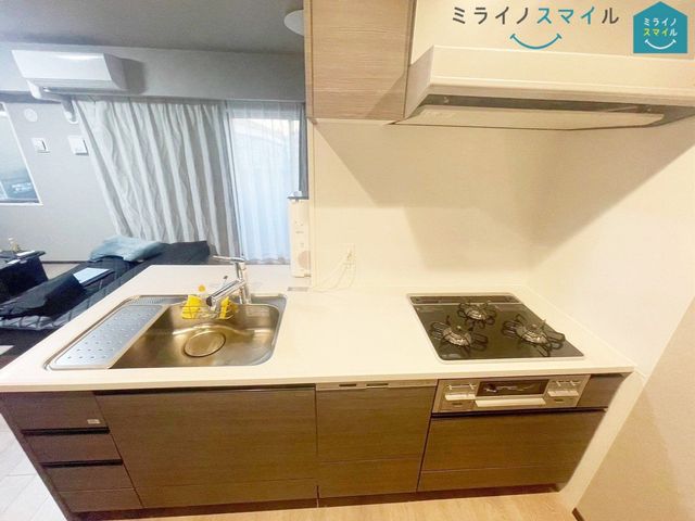 人気の3口コンロのグリル付きシステムキッチンです♪とても使いやすくて料理のレパートリーが増えてしまうかも♪