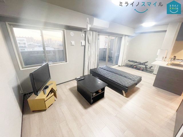 15.5帖の広々とくつろげるリビングです。家具の配置を楽しむだけでなく、家族の団欒の場所になります♪